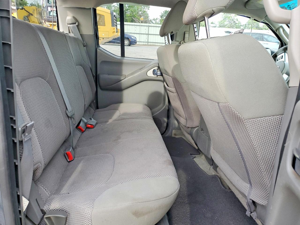 2015 NISSAN Frontier
