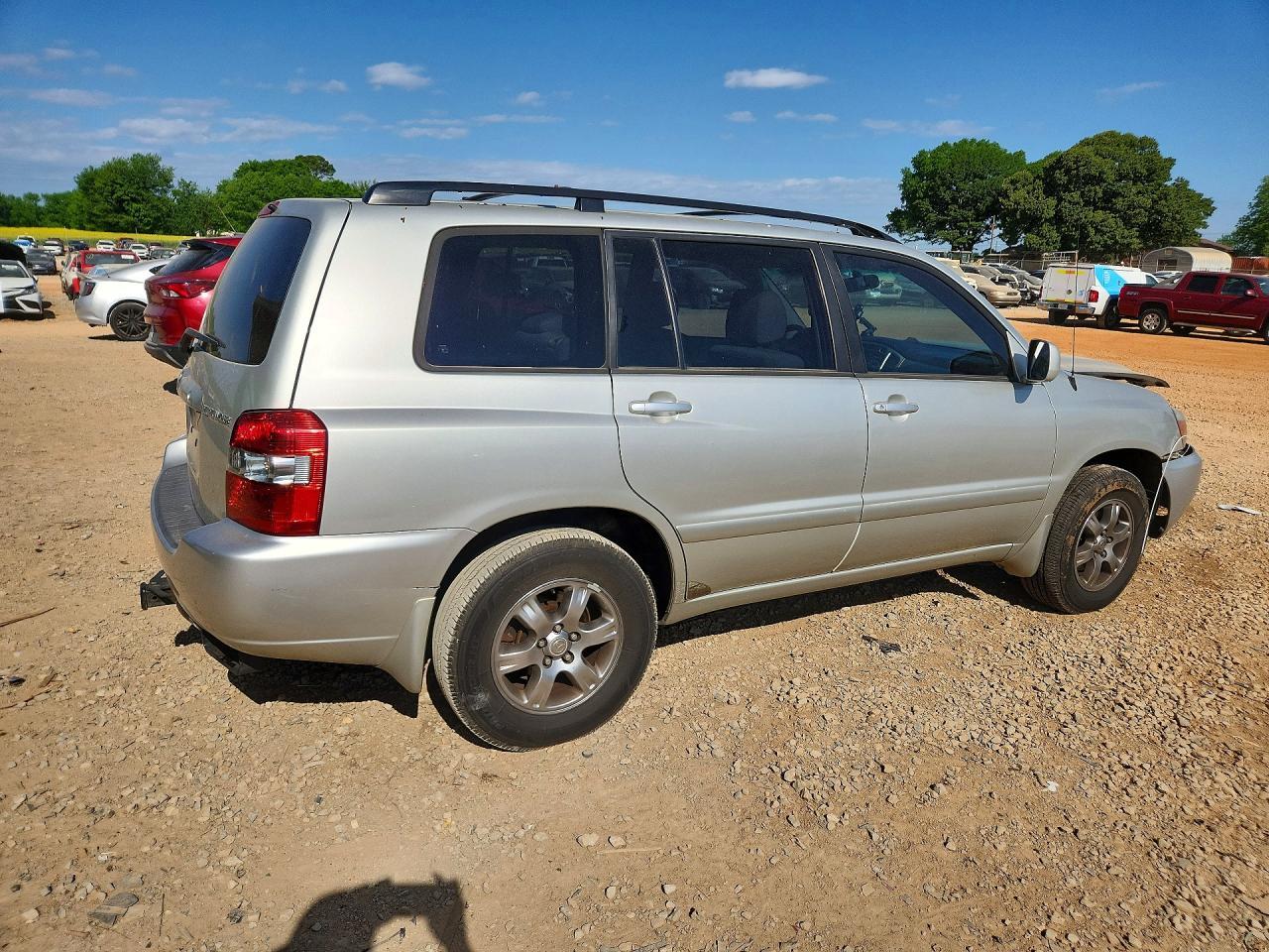 2004 TOYOTA HIGHLANDER