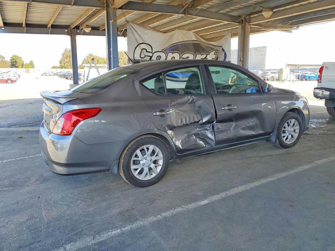 2017 NISSAN VERSA