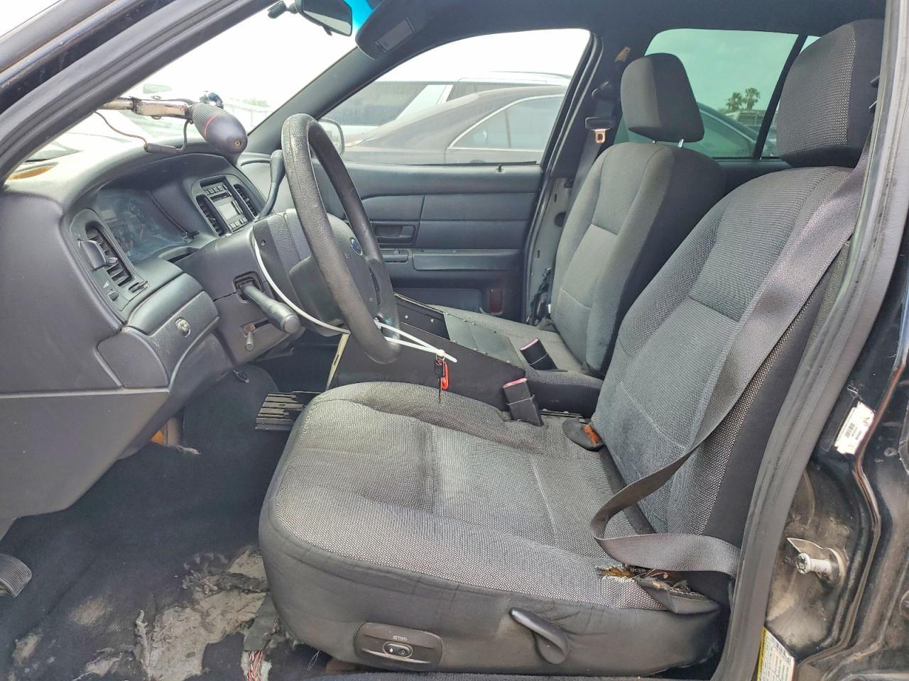 2010 FORD Crown Victoria