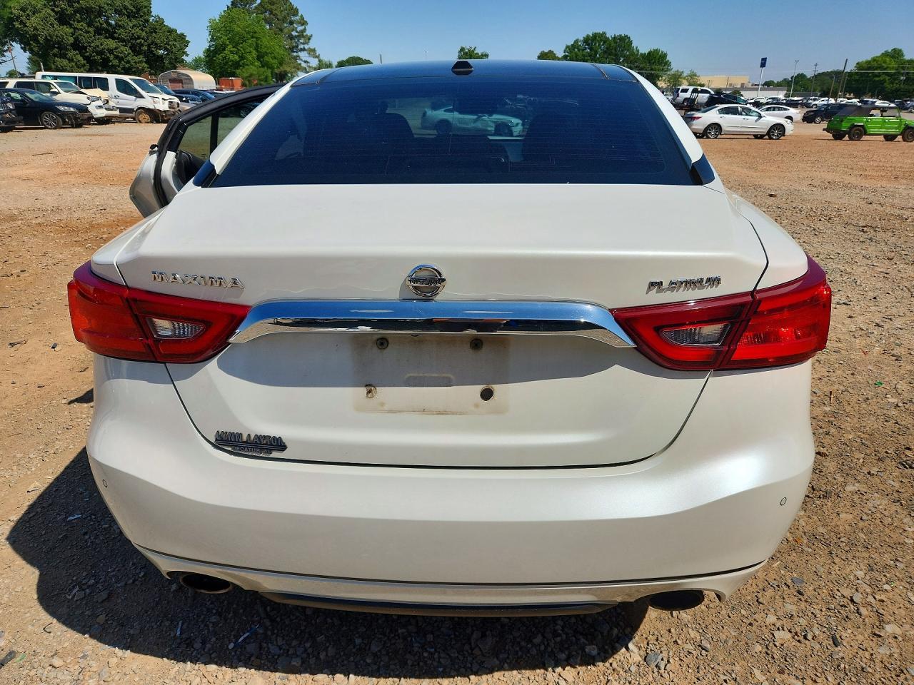 2017 NISSAN Maxima