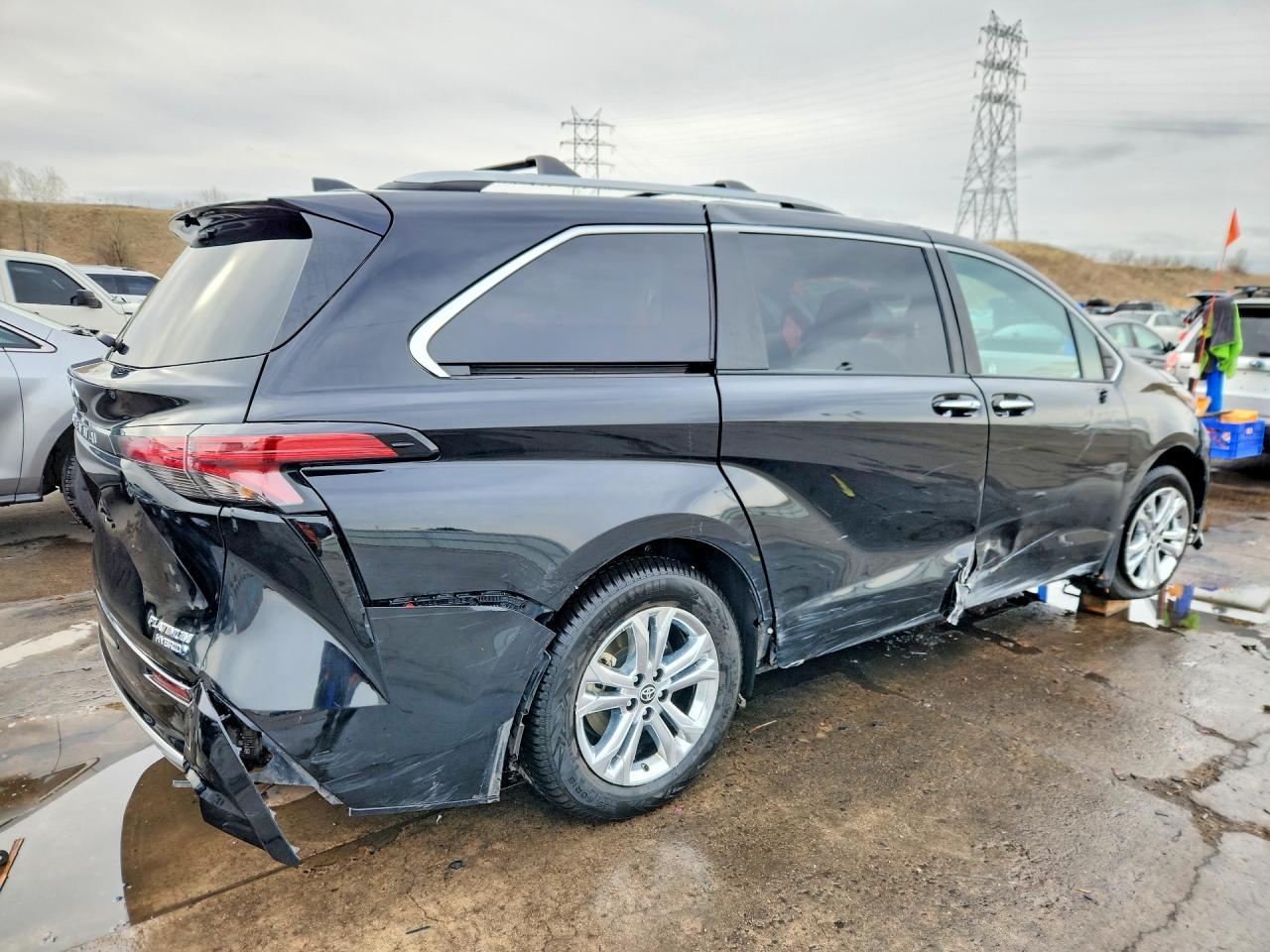 2023 TOYOTA SIENNA