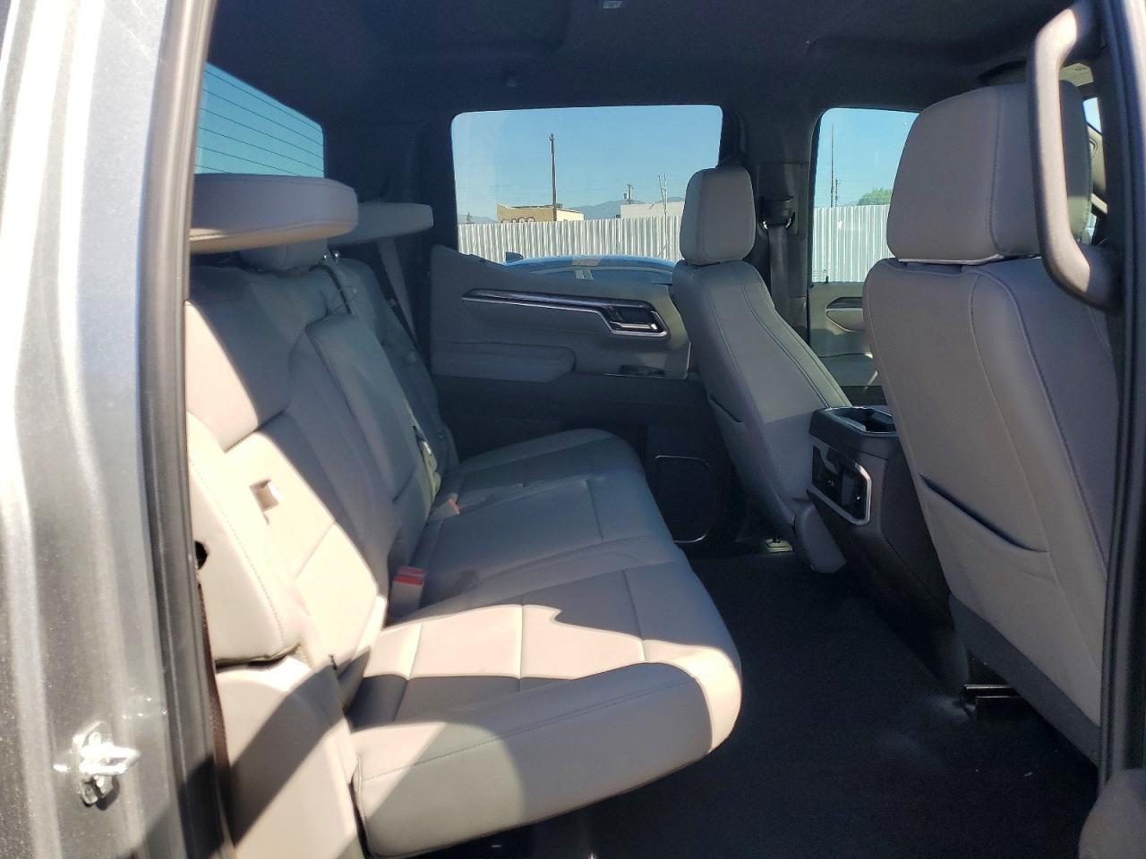 2025 CHEVROLET Silverado