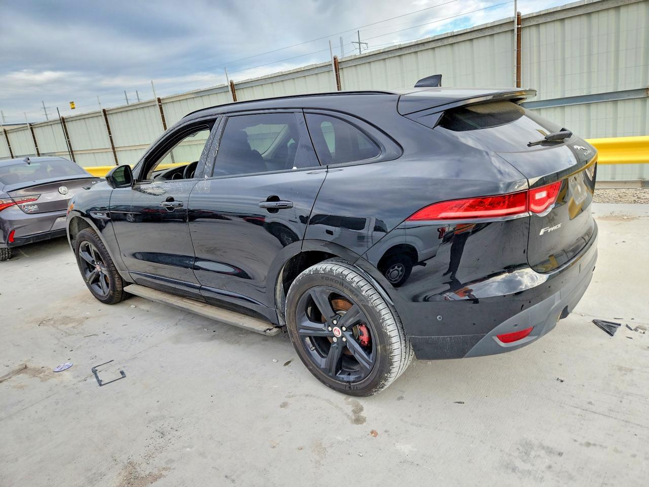 2017 JAGUAR F-Pace