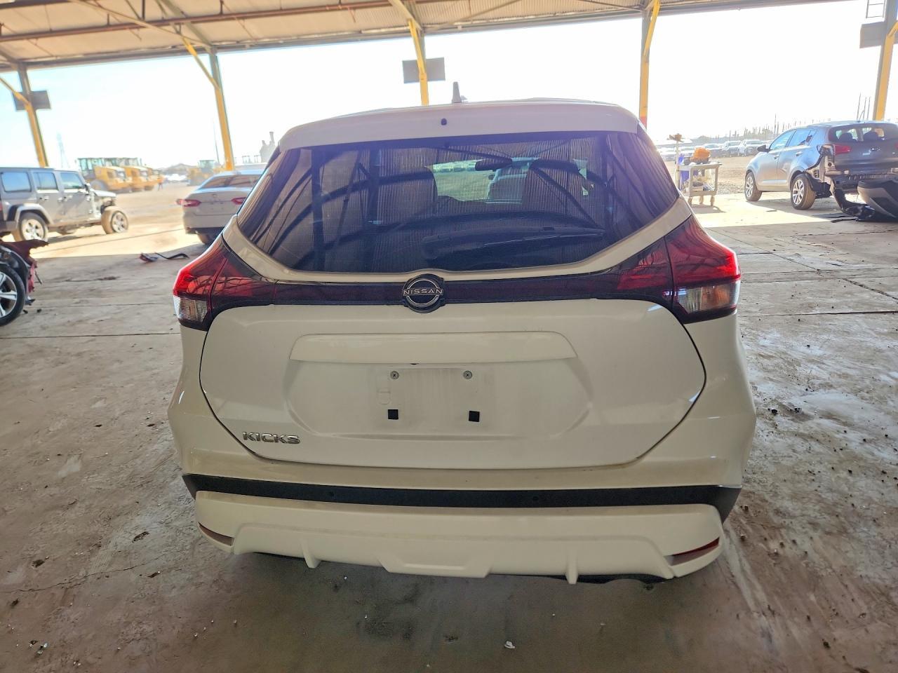 2024 NISSAN KICKS