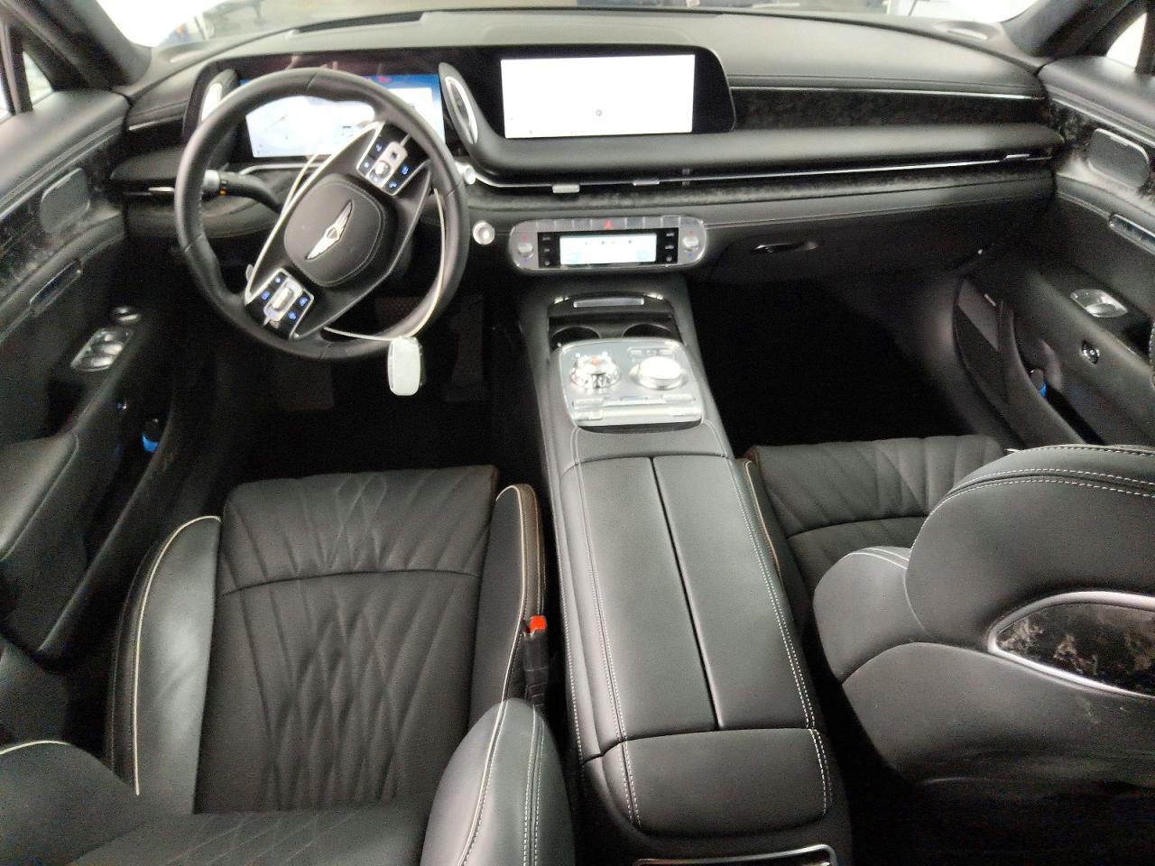 2025 GENESIS G90