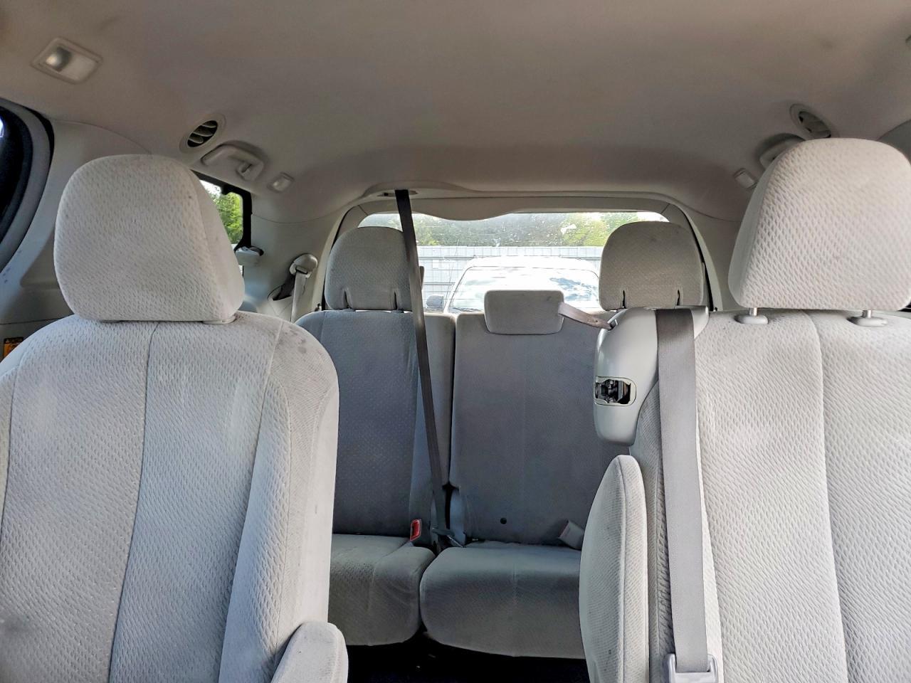 2013 TOYOTA SIENNA