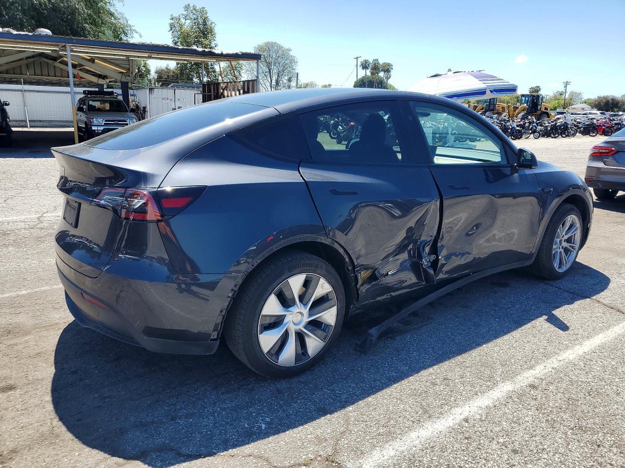 2024 TESLA MODEL Y