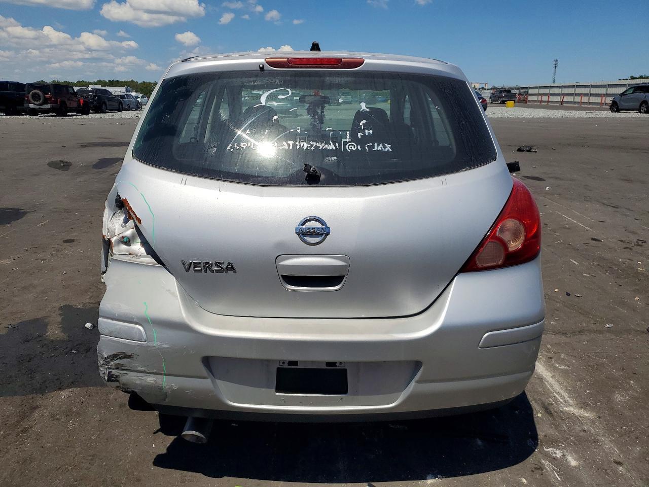 2010 NISSAN VERSA