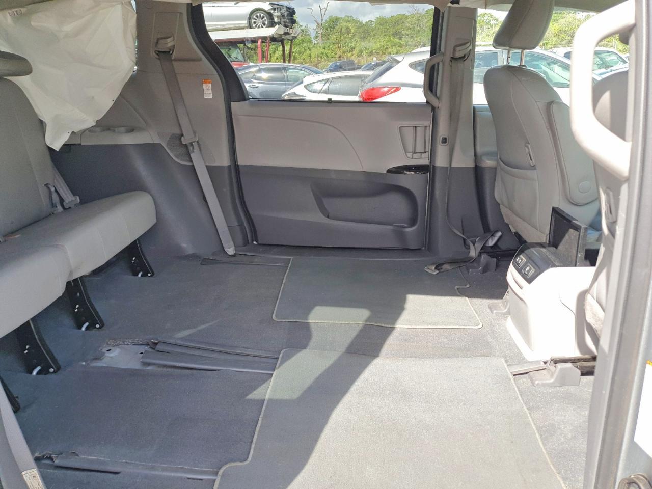 2019 TOYOTA SIENNA