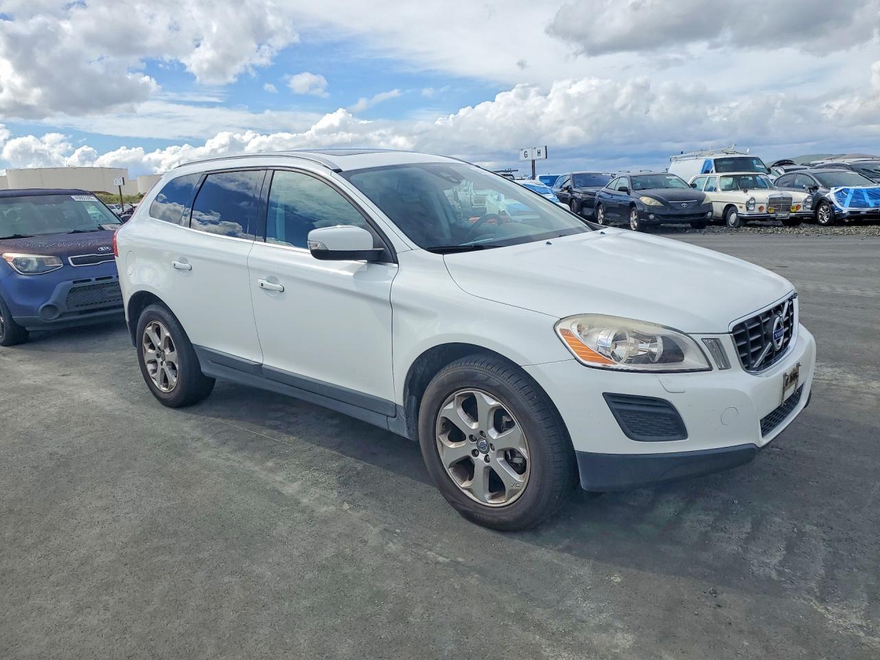 2013 VOLVO XC60