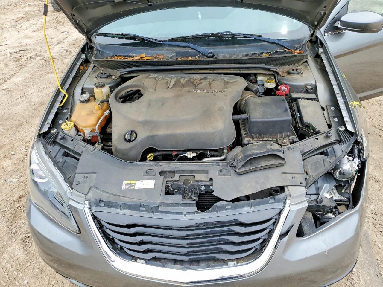 2013 CHRYSLER 200
