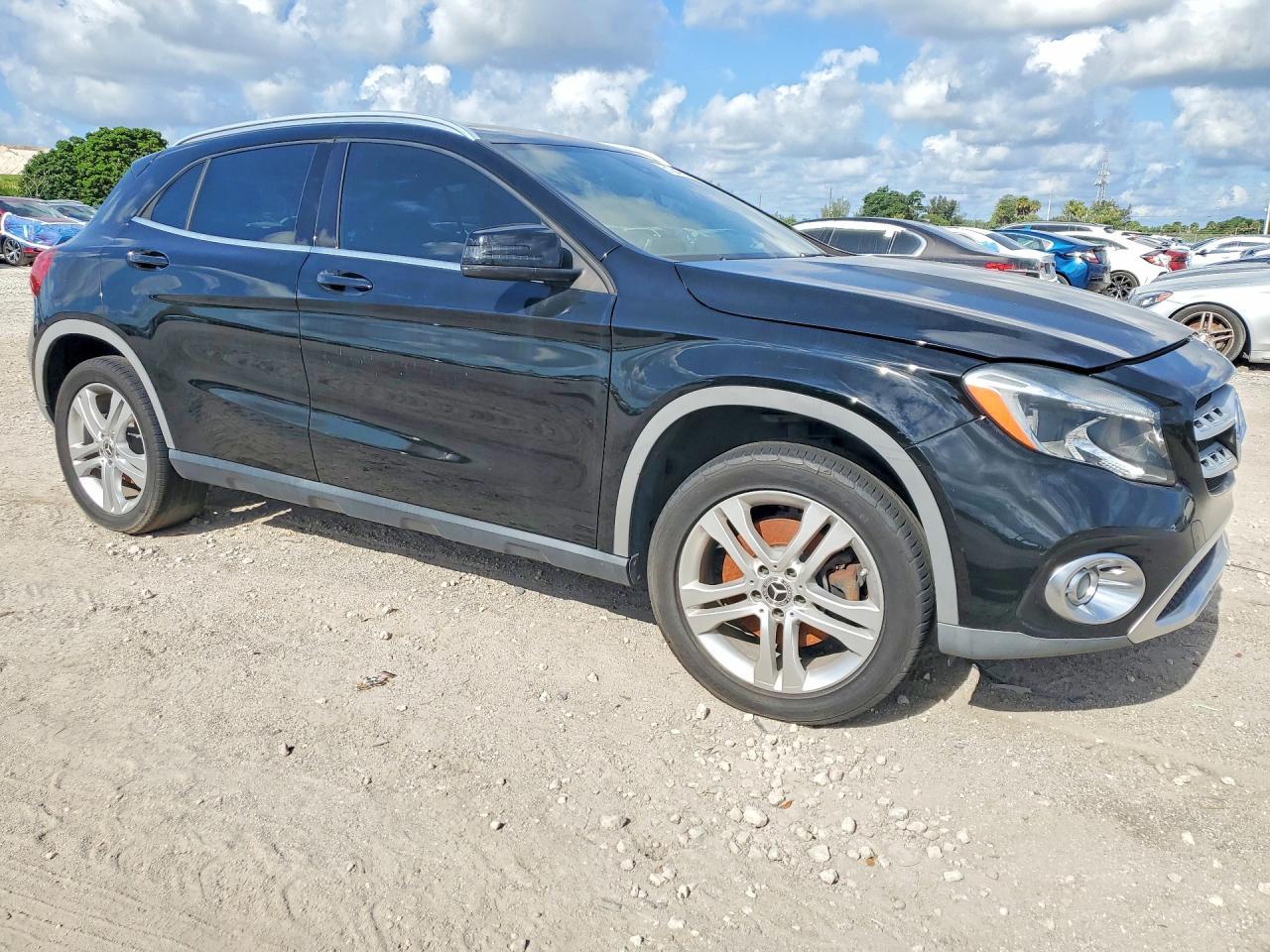 2018 MERCEDES-BENZ GLA-Class