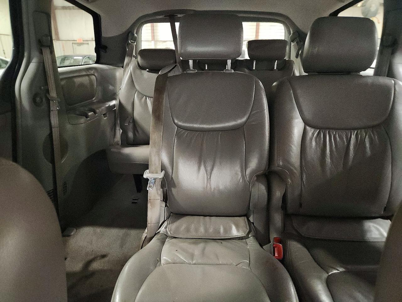 2006 TOYOTA SIENNA