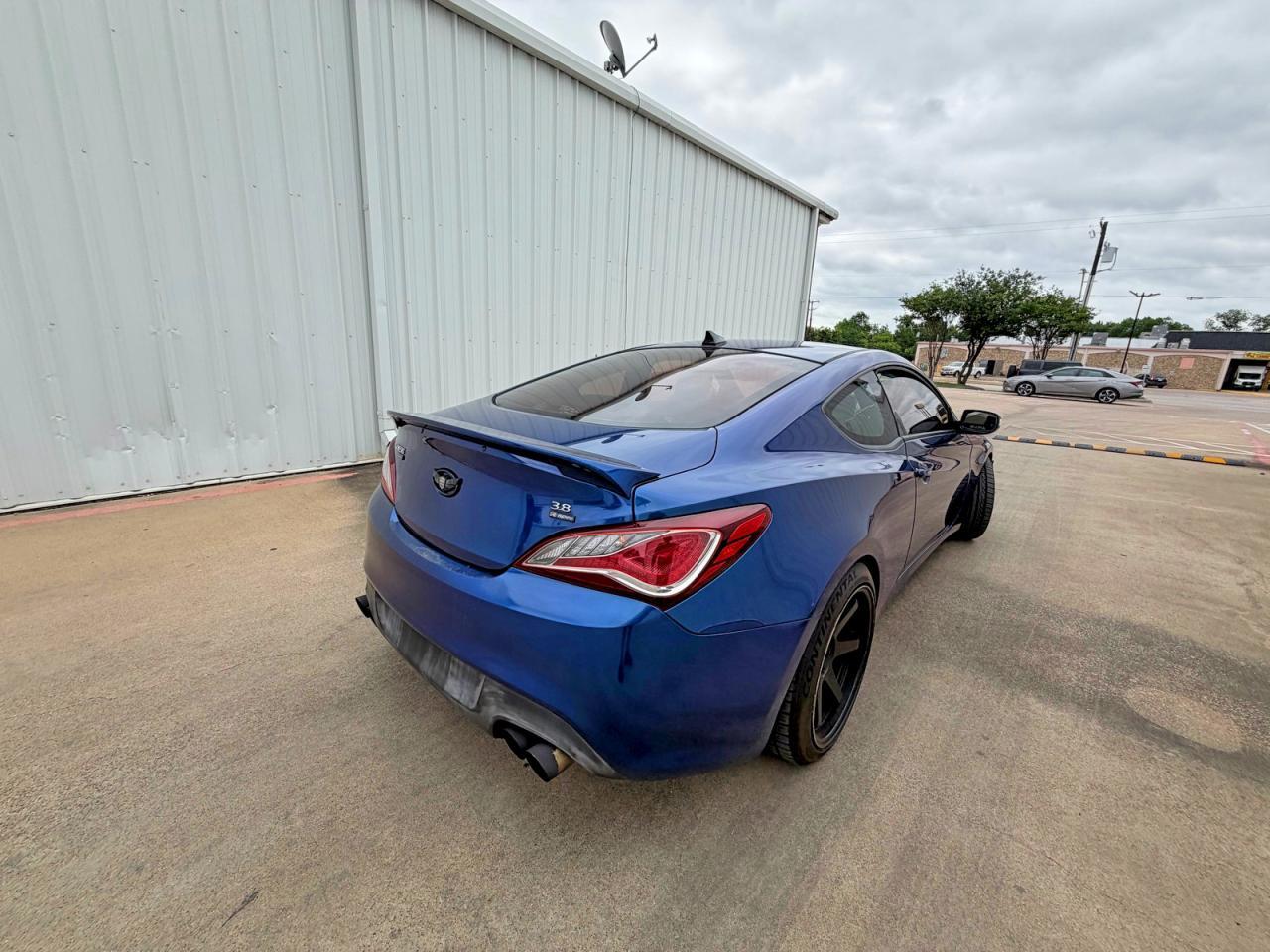 2016 HYUNDAI GENESIS