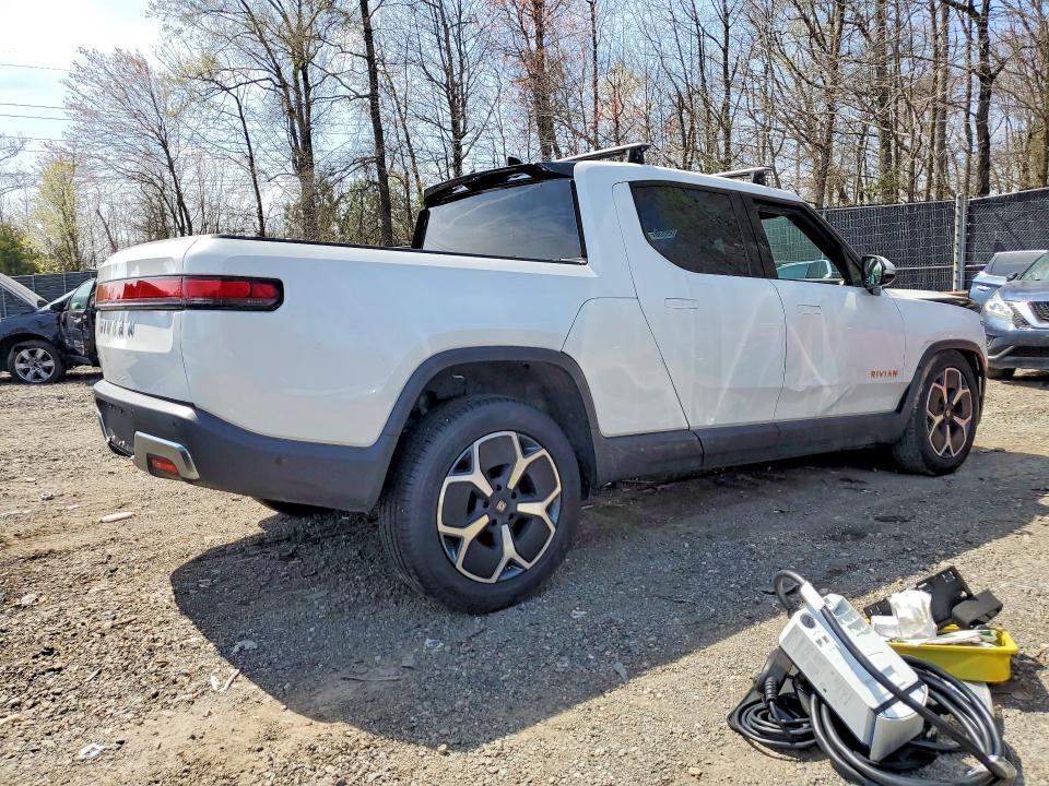 2023 RIVIAN R1t