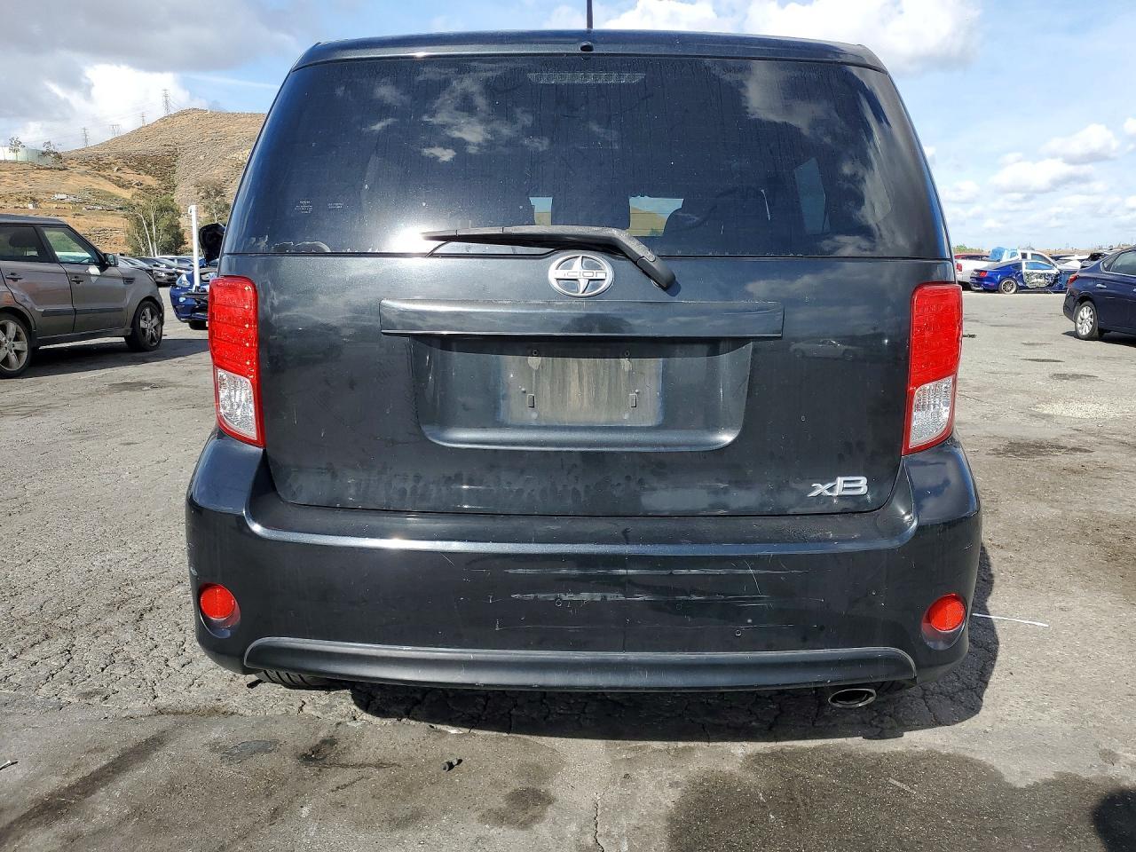 2013 SCION xB