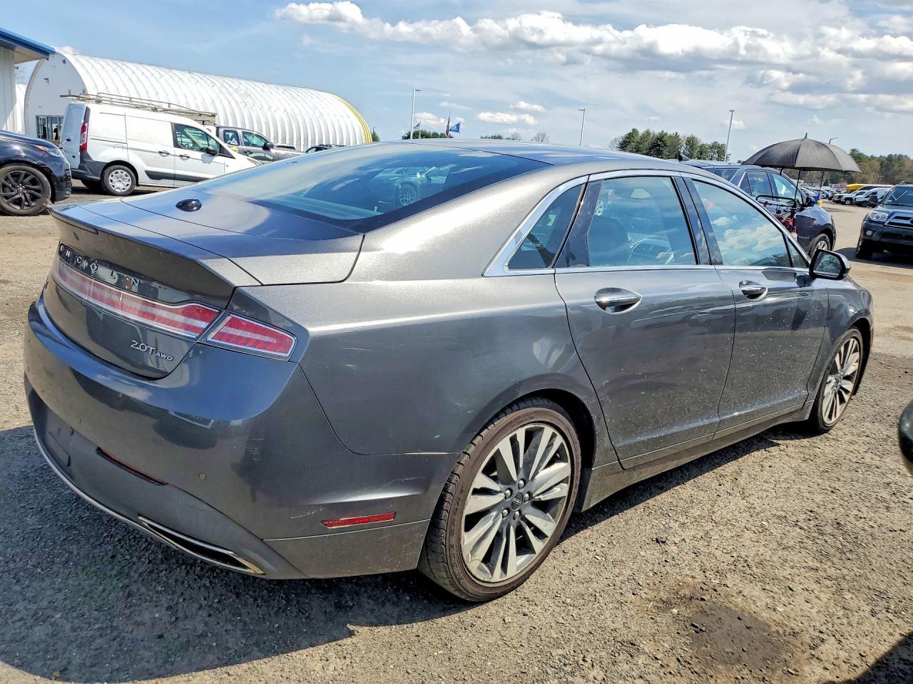2017 LINCOLN MKZ