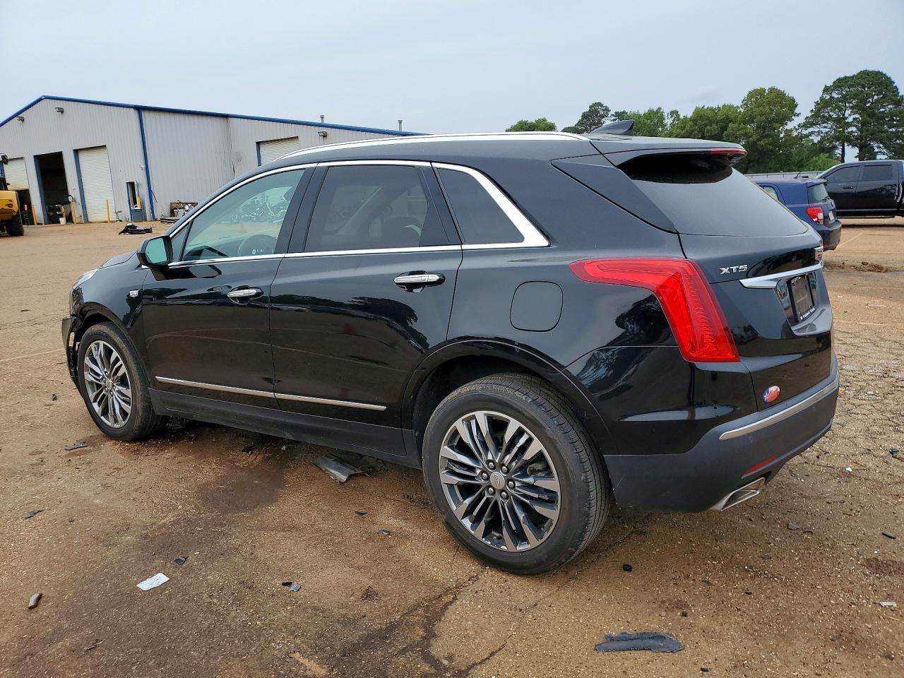 2017 CADILLAC XT5