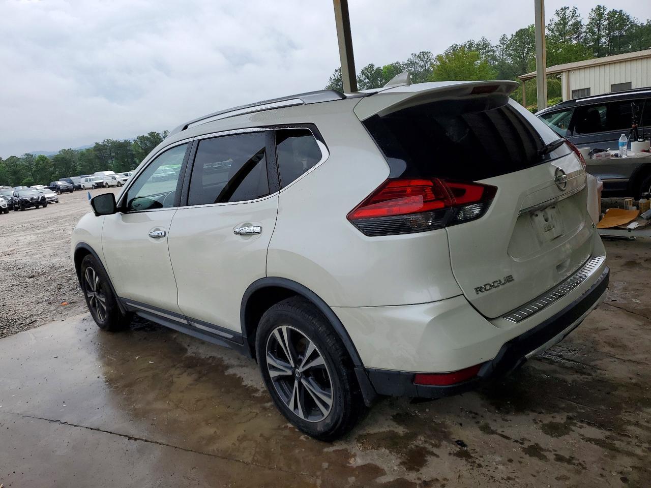 2017 NISSAN ROGUE