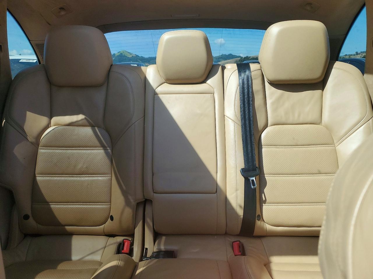 2012 PORSCHE CAYENNE