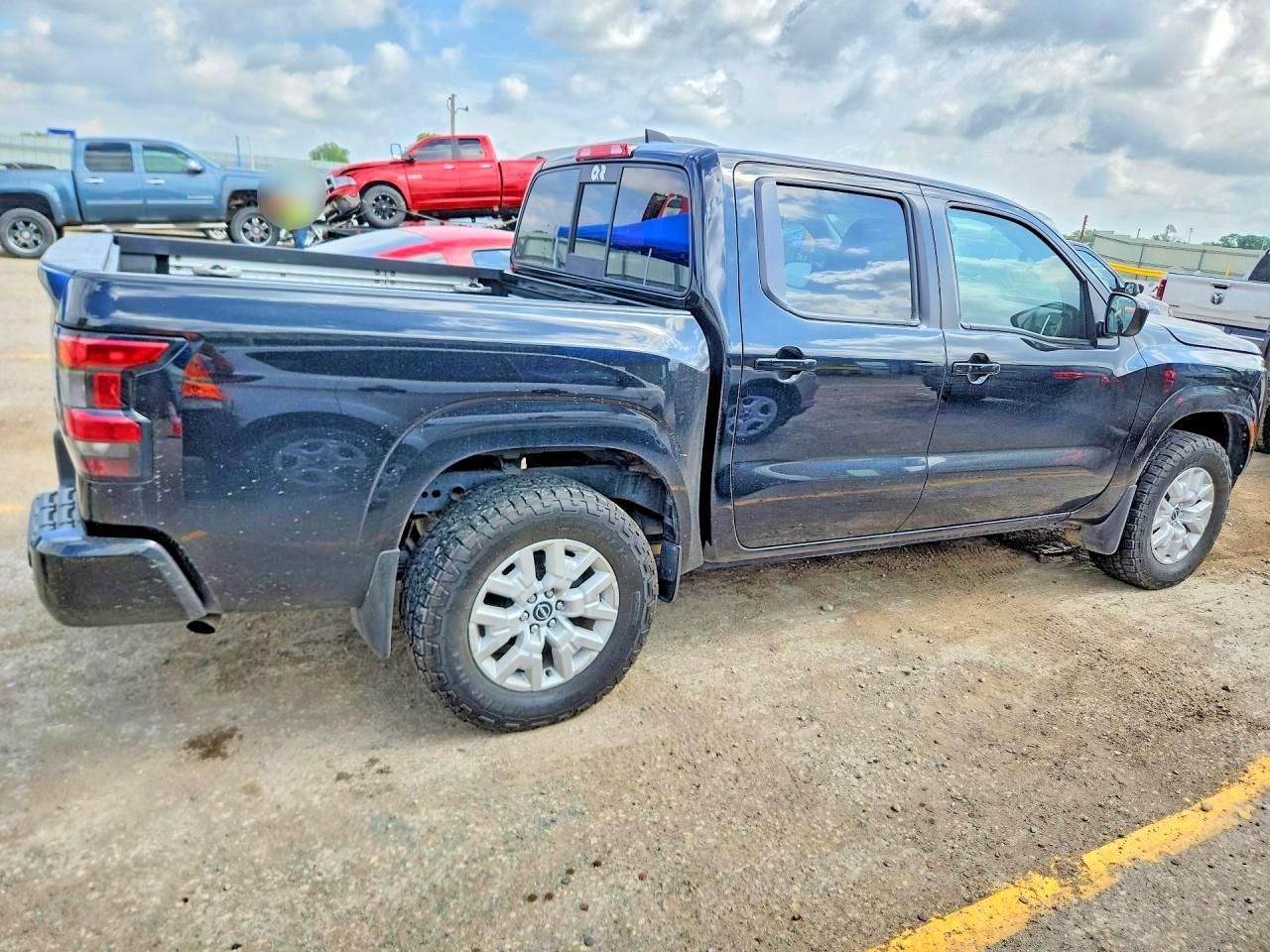 2022 NISSAN Frontier