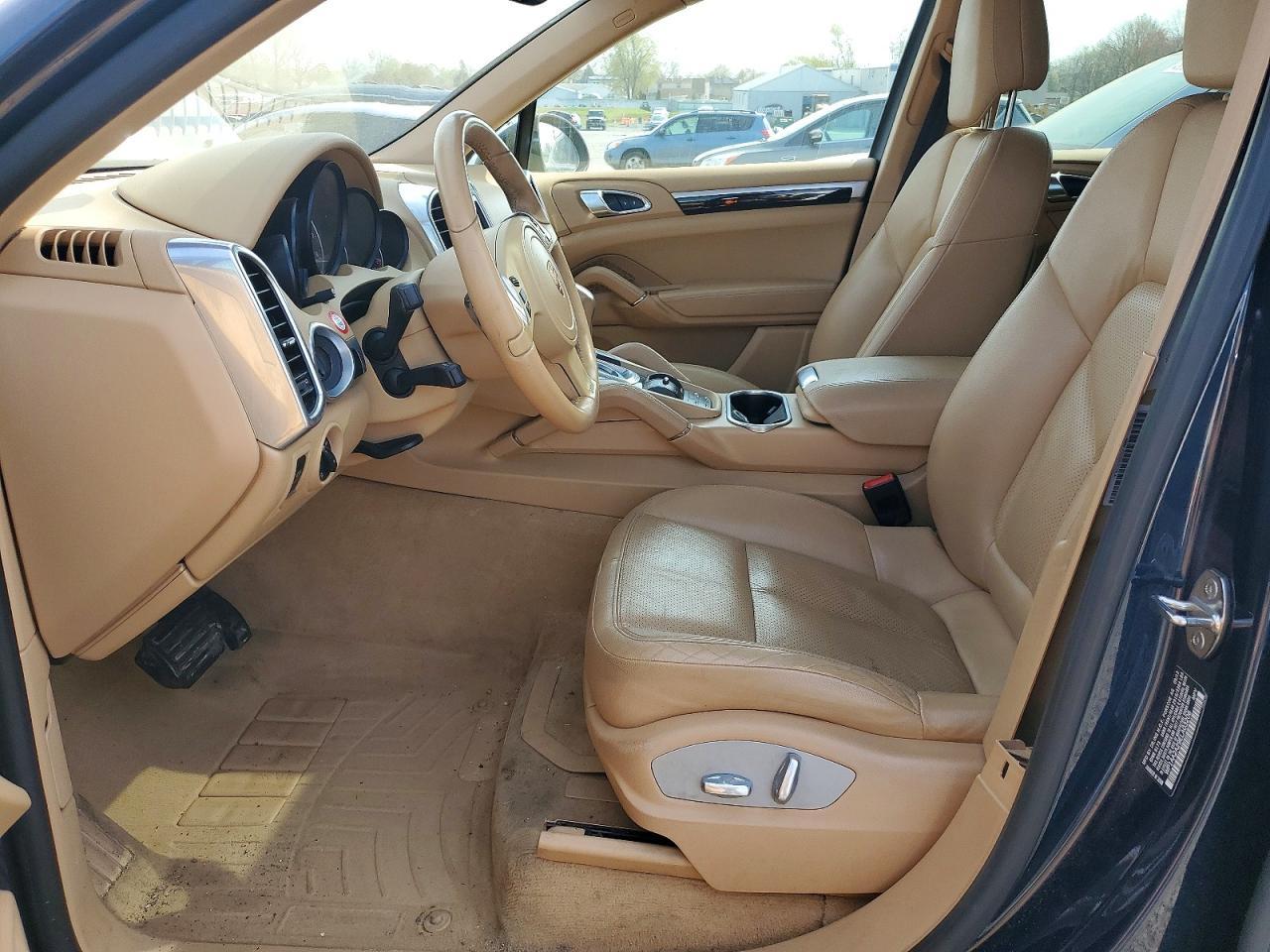 2014 PORSCHE CAYENNE