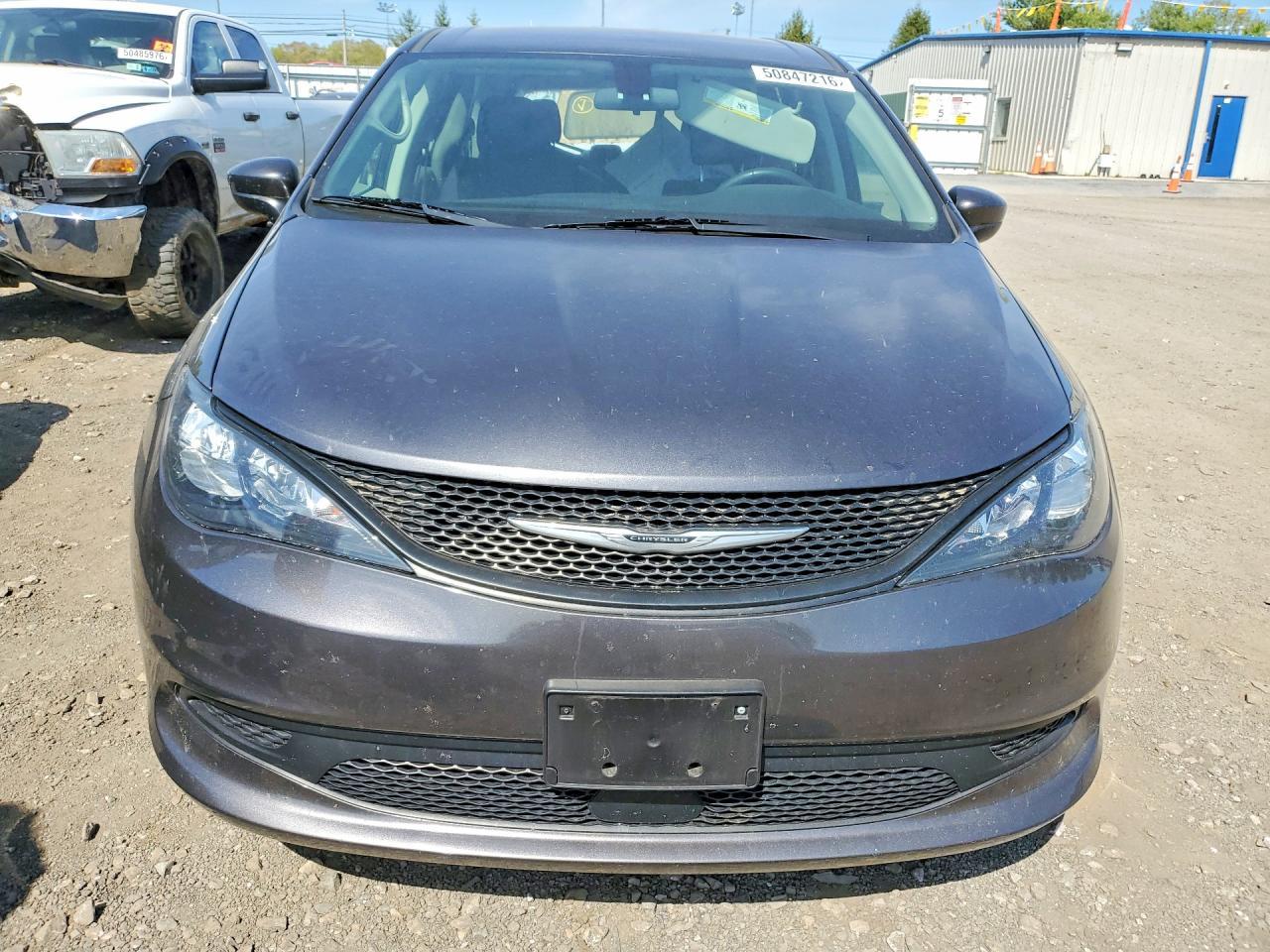 2022 CHRYSLER Voyager