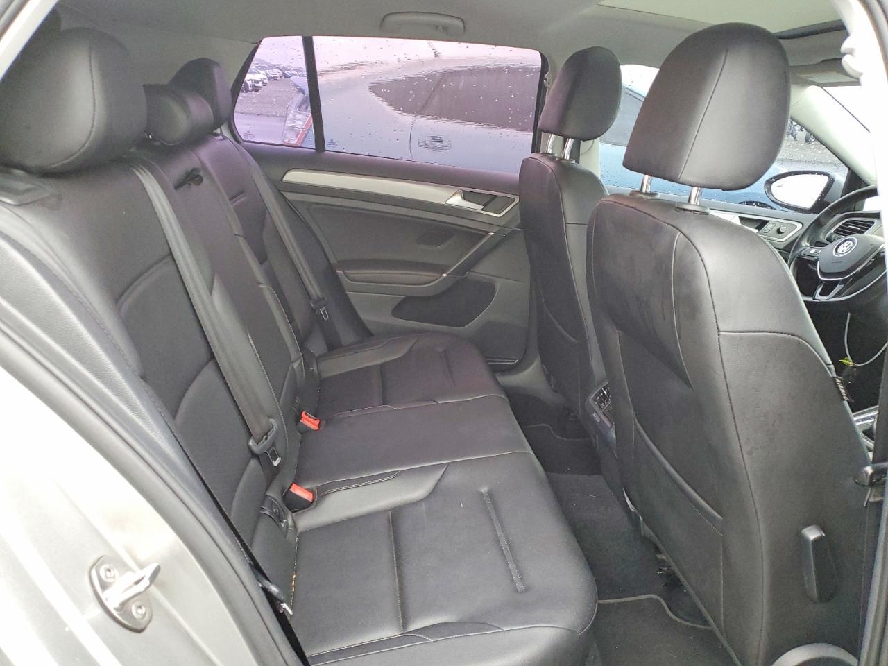 2017 VOLKSWAGEN GOLF