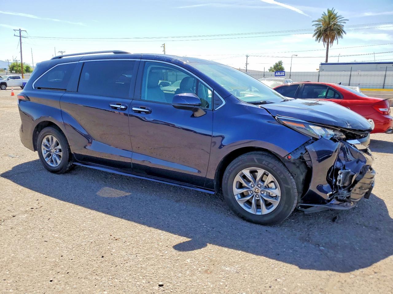 2024 TOYOTA SIENNA