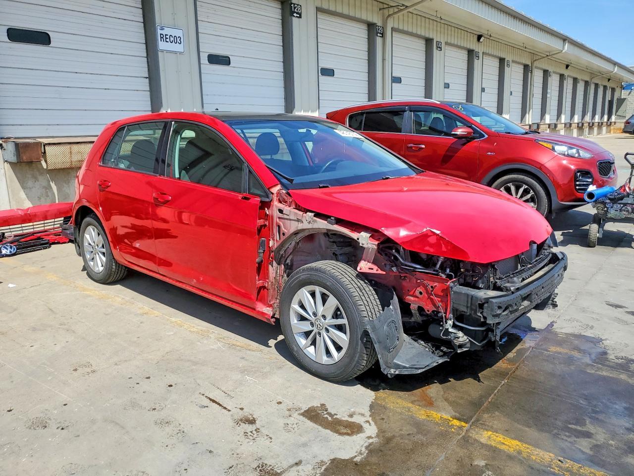 2016 VOLKSWAGEN GOLF