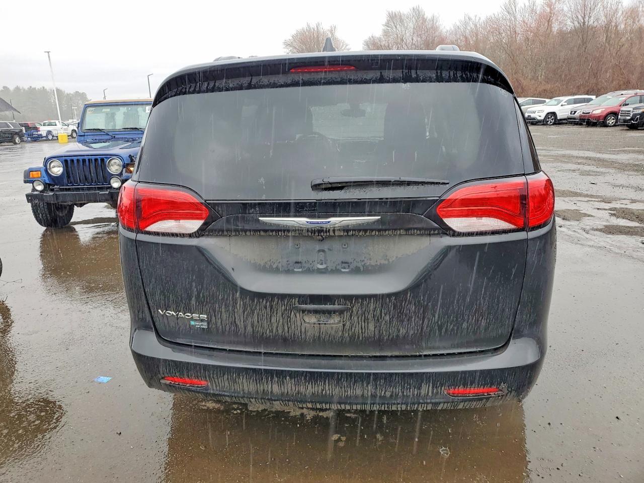 2020 CHRYSLER Voyager