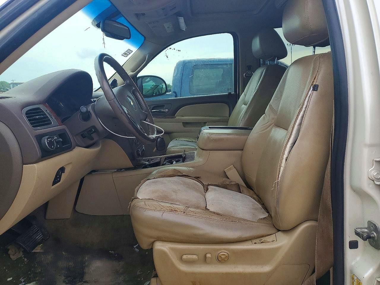 2011 CHEVROLET Suburban