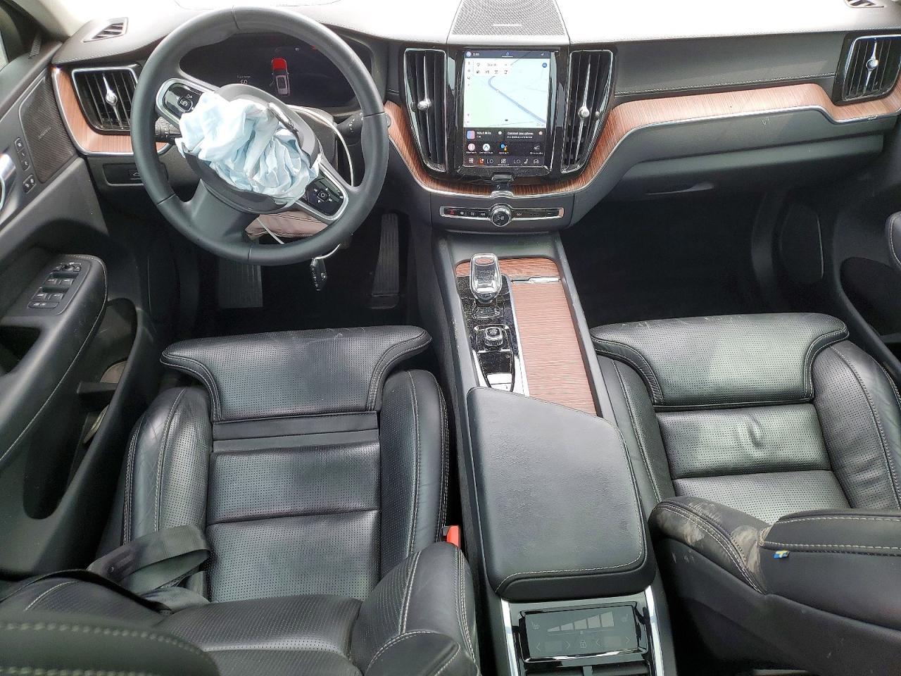 2023 VOLVO XC60
