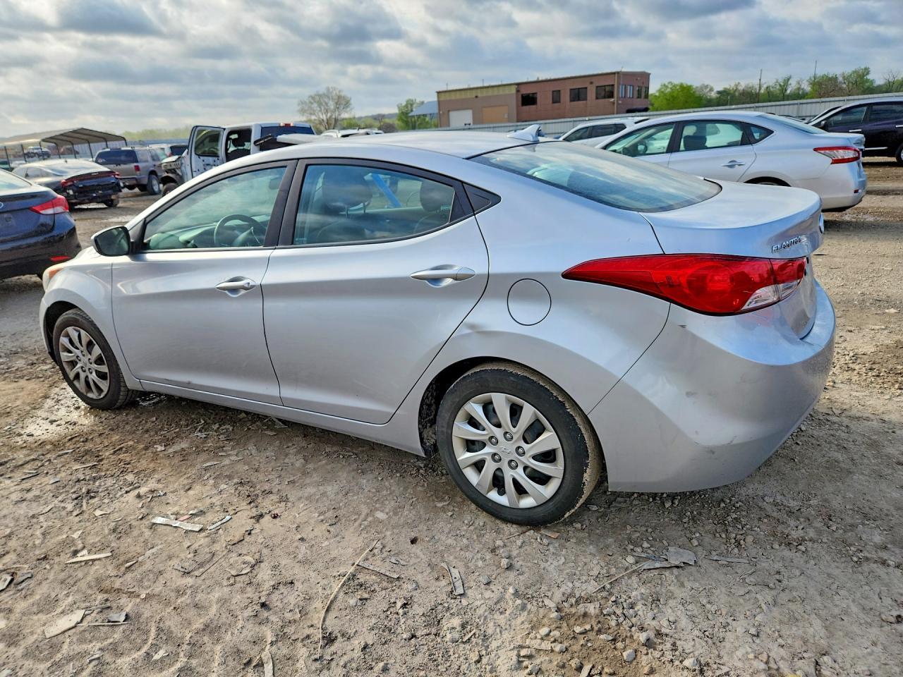 2012 HYUNDAI ELANTRA