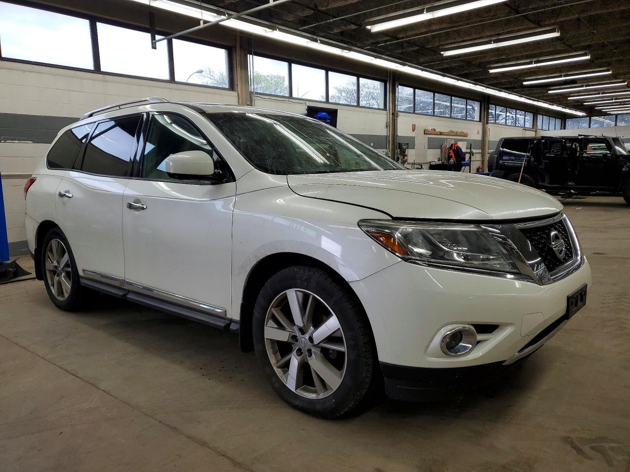 2016 NISSAN PATHFINDER