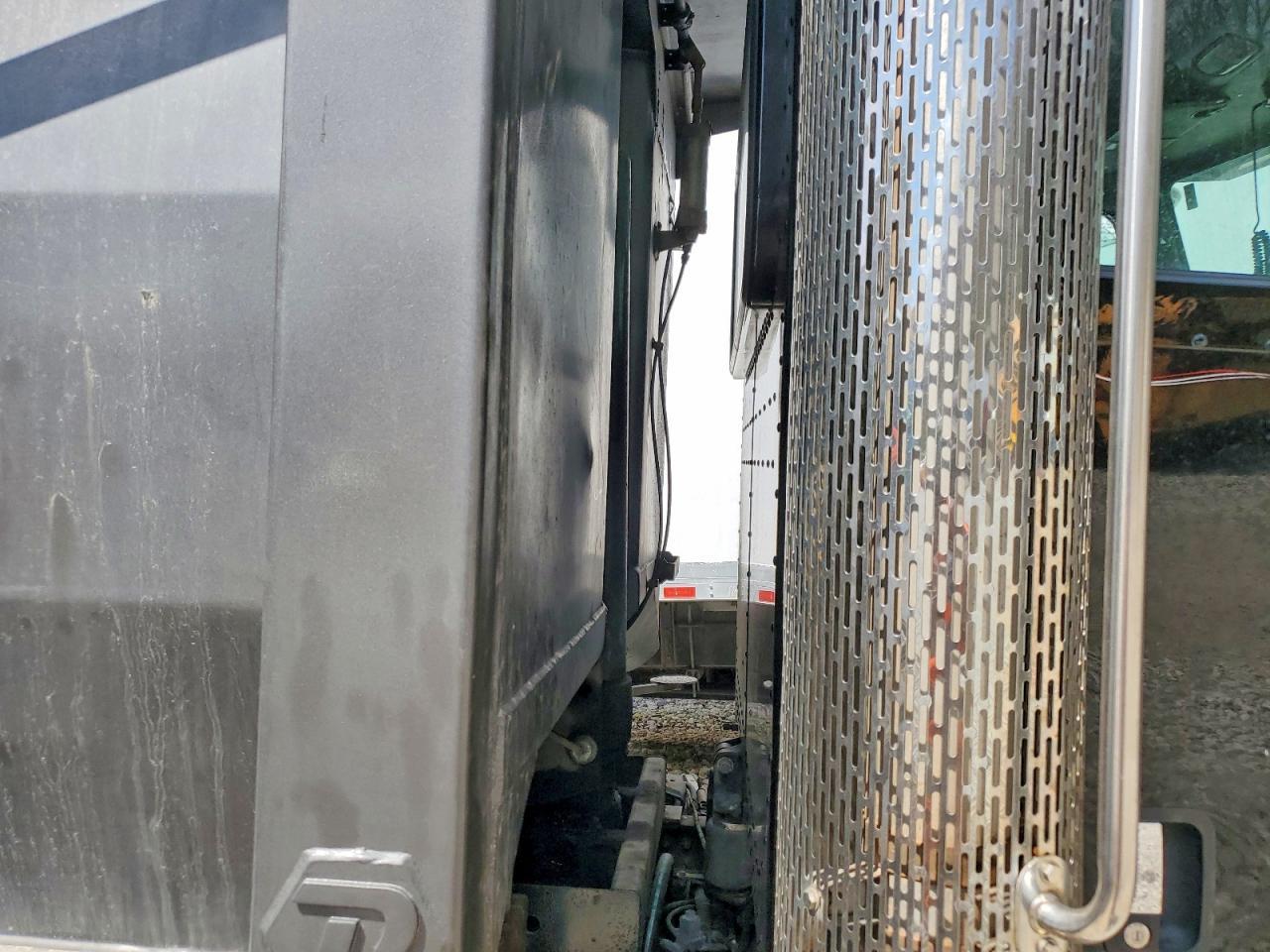 2014 PETERBILT 365
