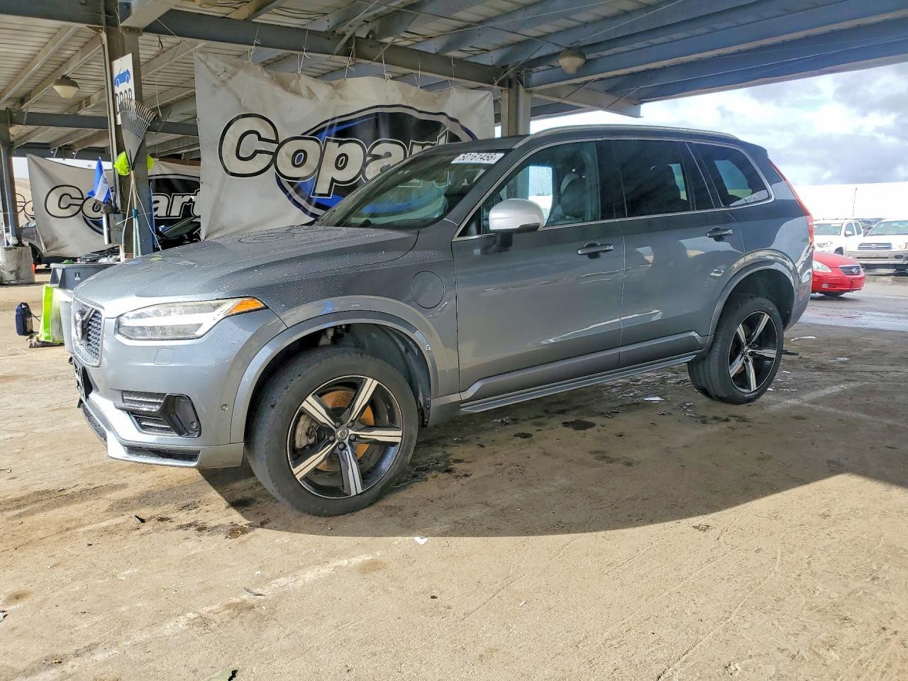 2017 VOLVO XC90