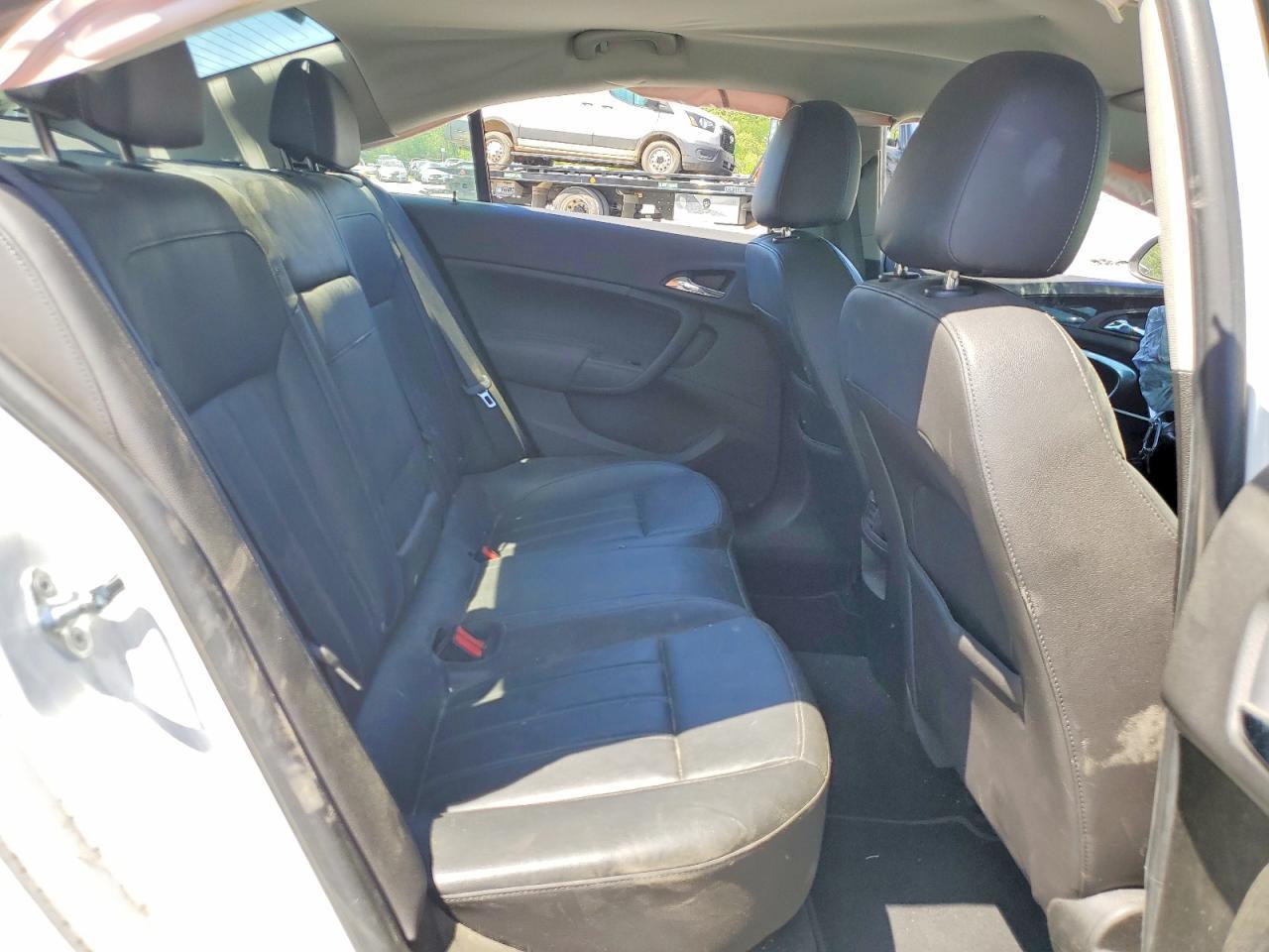 2011 BUICK Regal