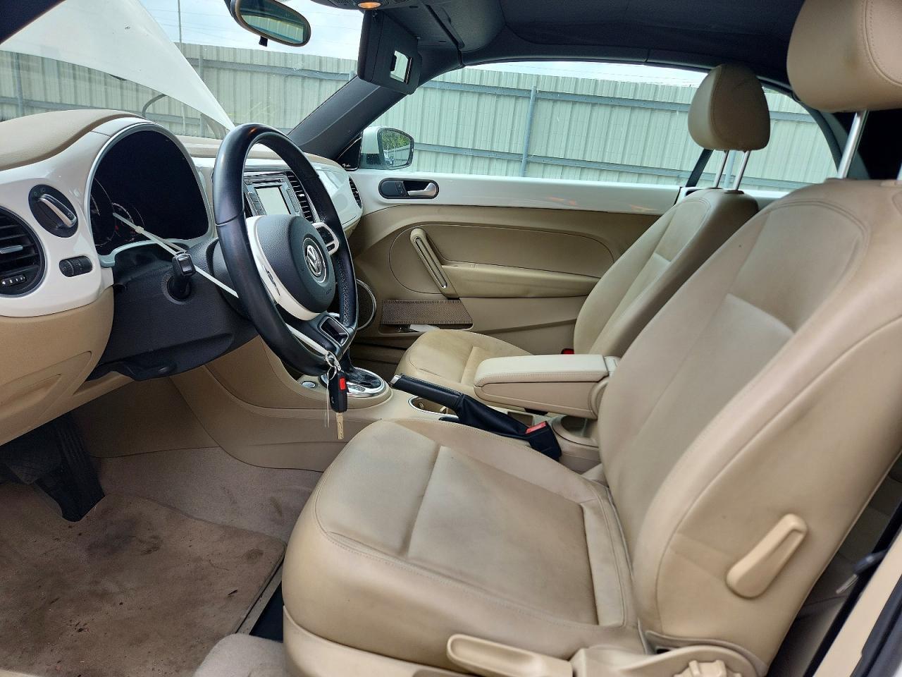 2013 VOLKSWAGEN Beetle