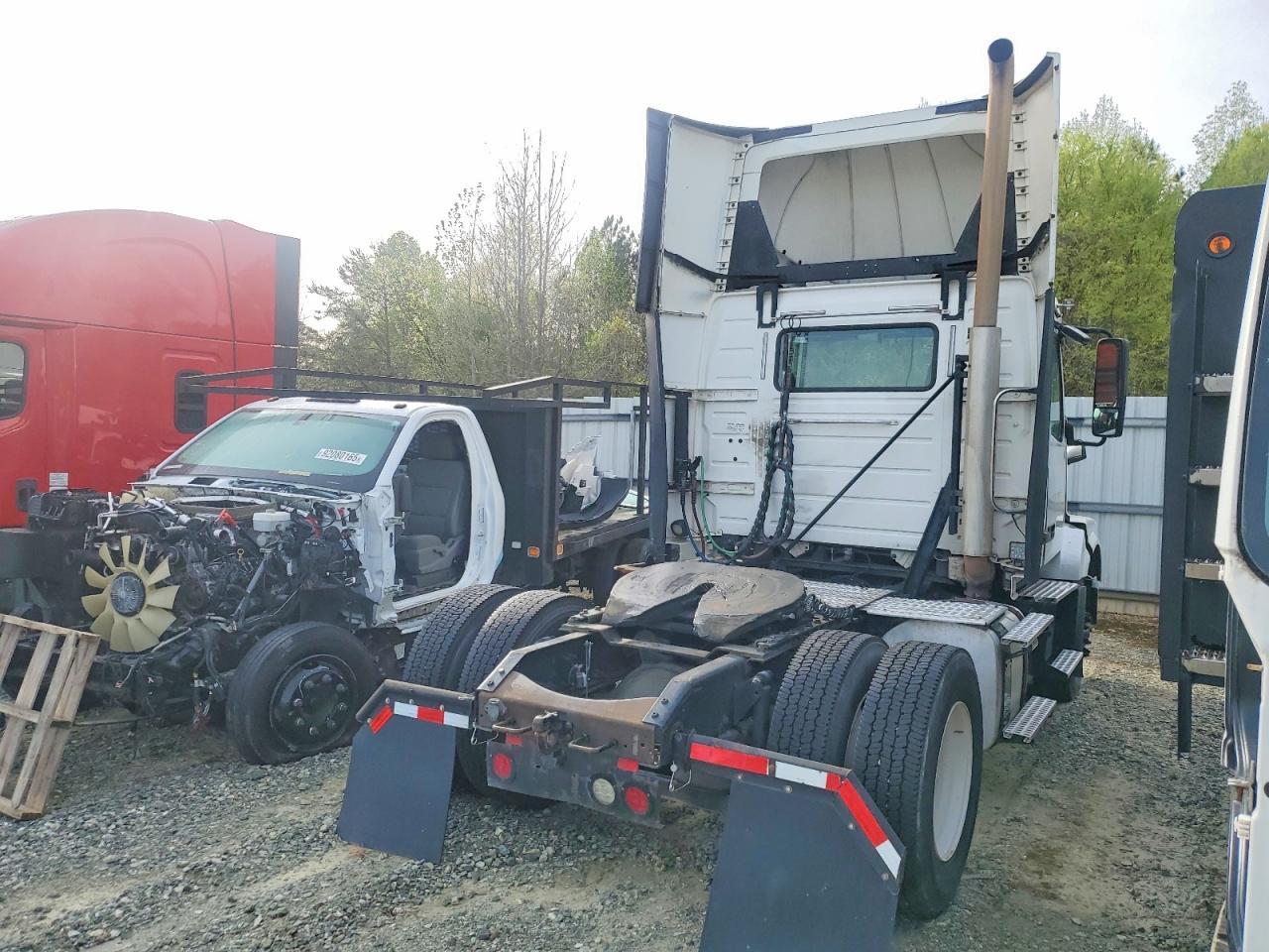 2018 VOLVO VNL