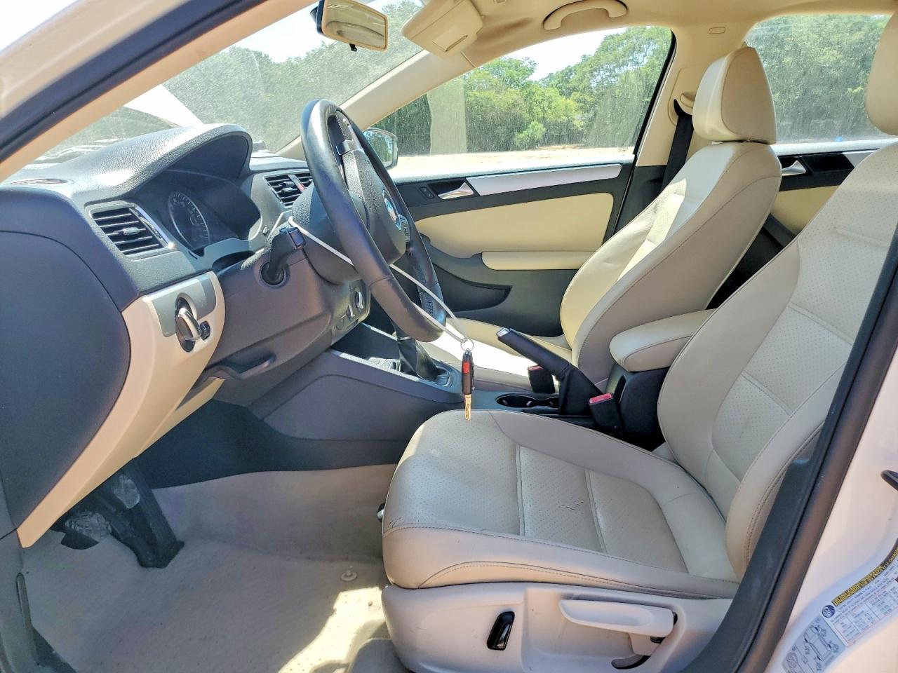 2013 VOLKSWAGEN JETTA