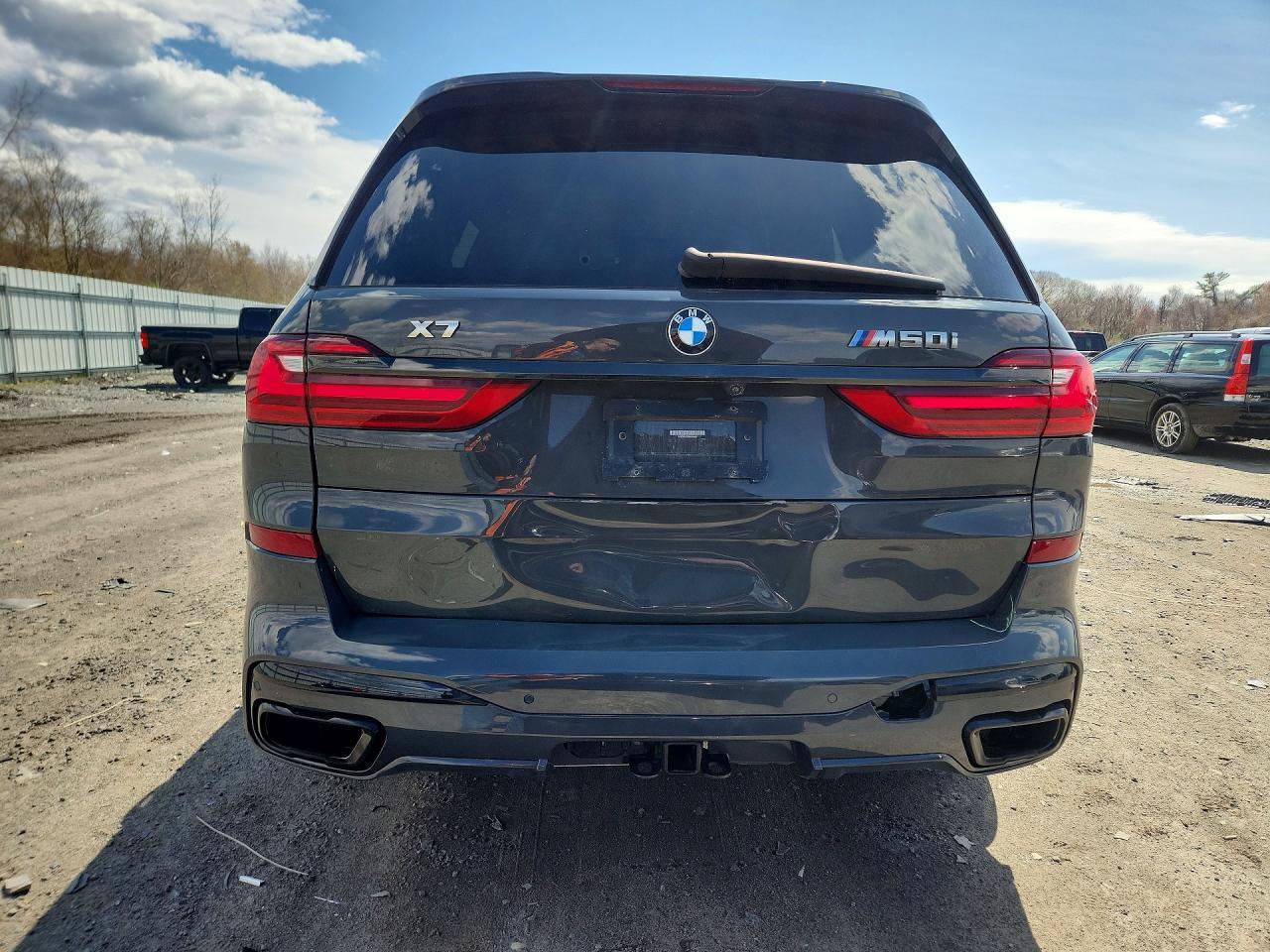 2022 BMW X7