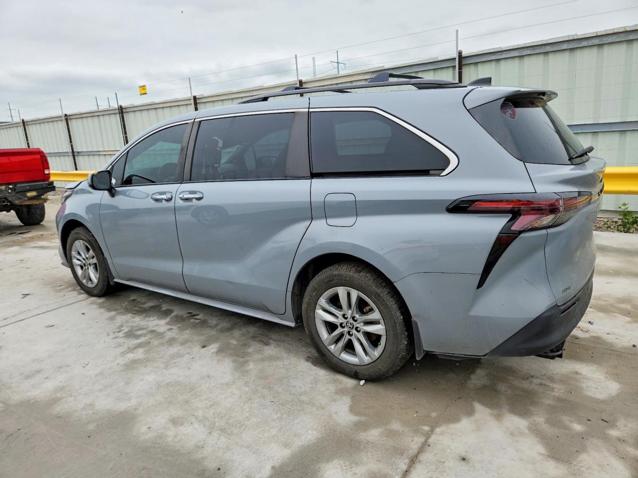 2023 TOYOTA SIENNA