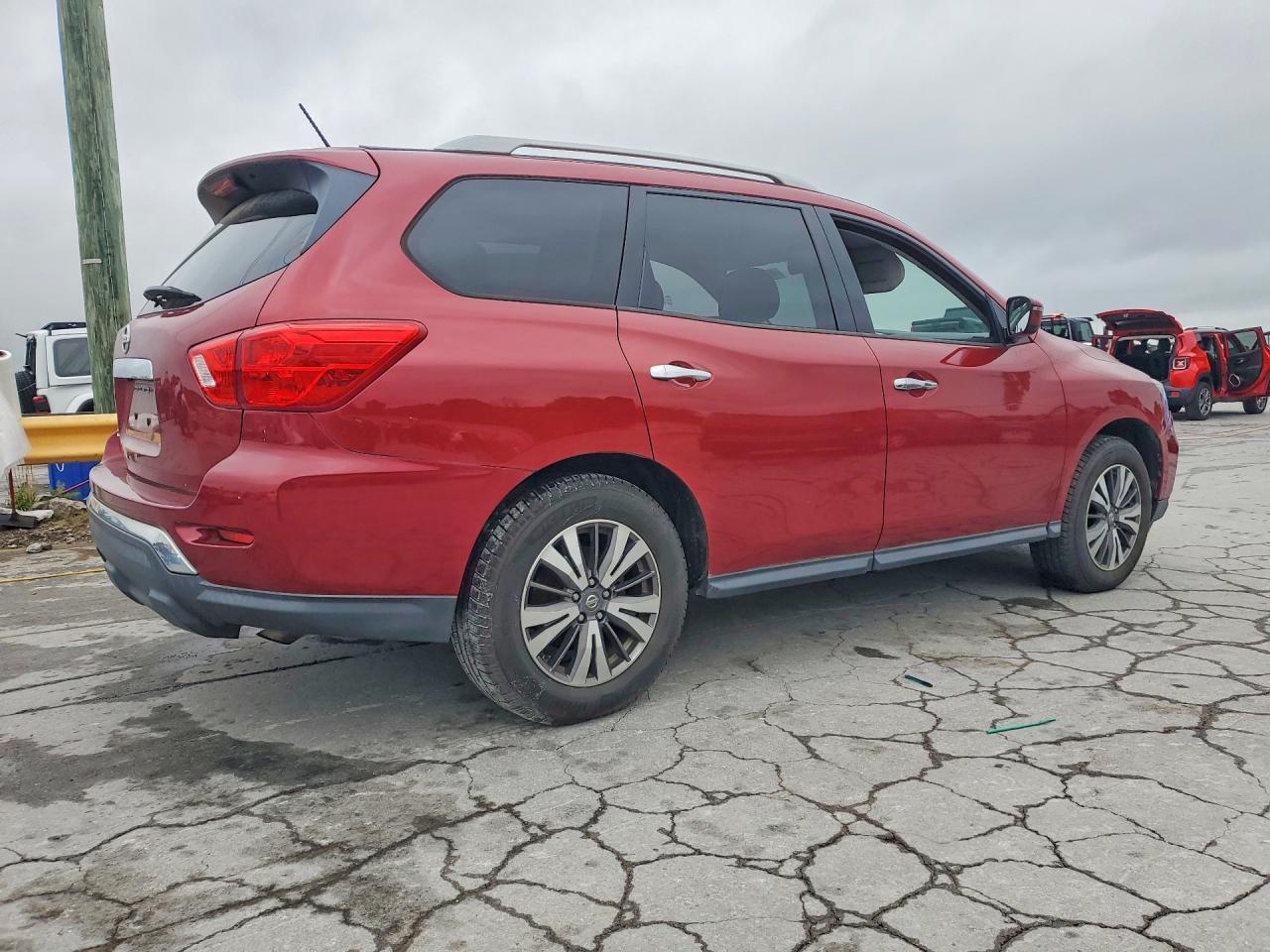 2017 NISSAN PATHFINDER