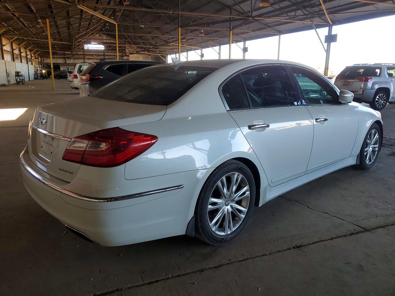 2012 HYUNDAI GENESIS