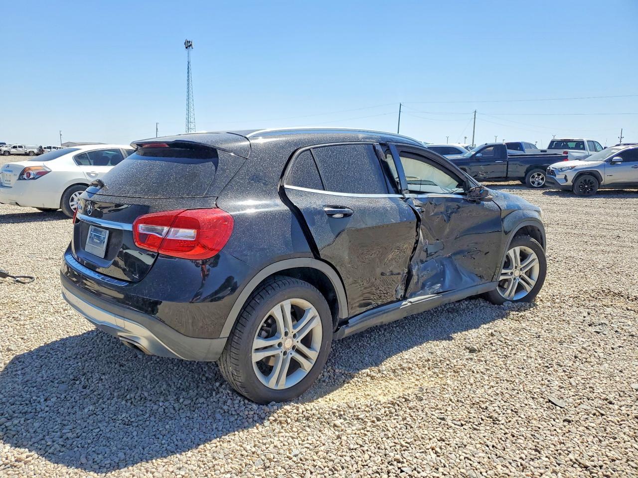 2016 MERCEDES-BENZ GLA-Class