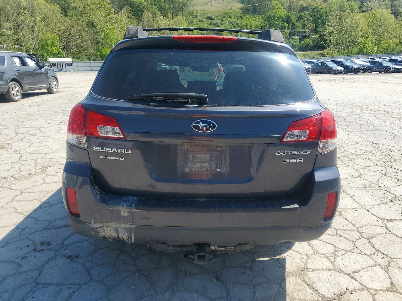 2010 SUBARU Outback