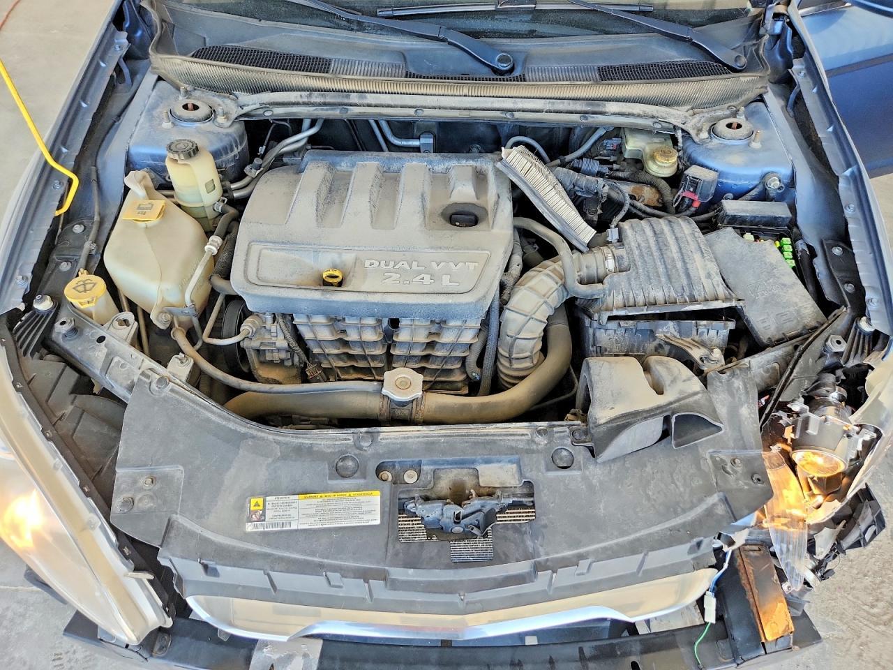 2011 CHRYSLER 200