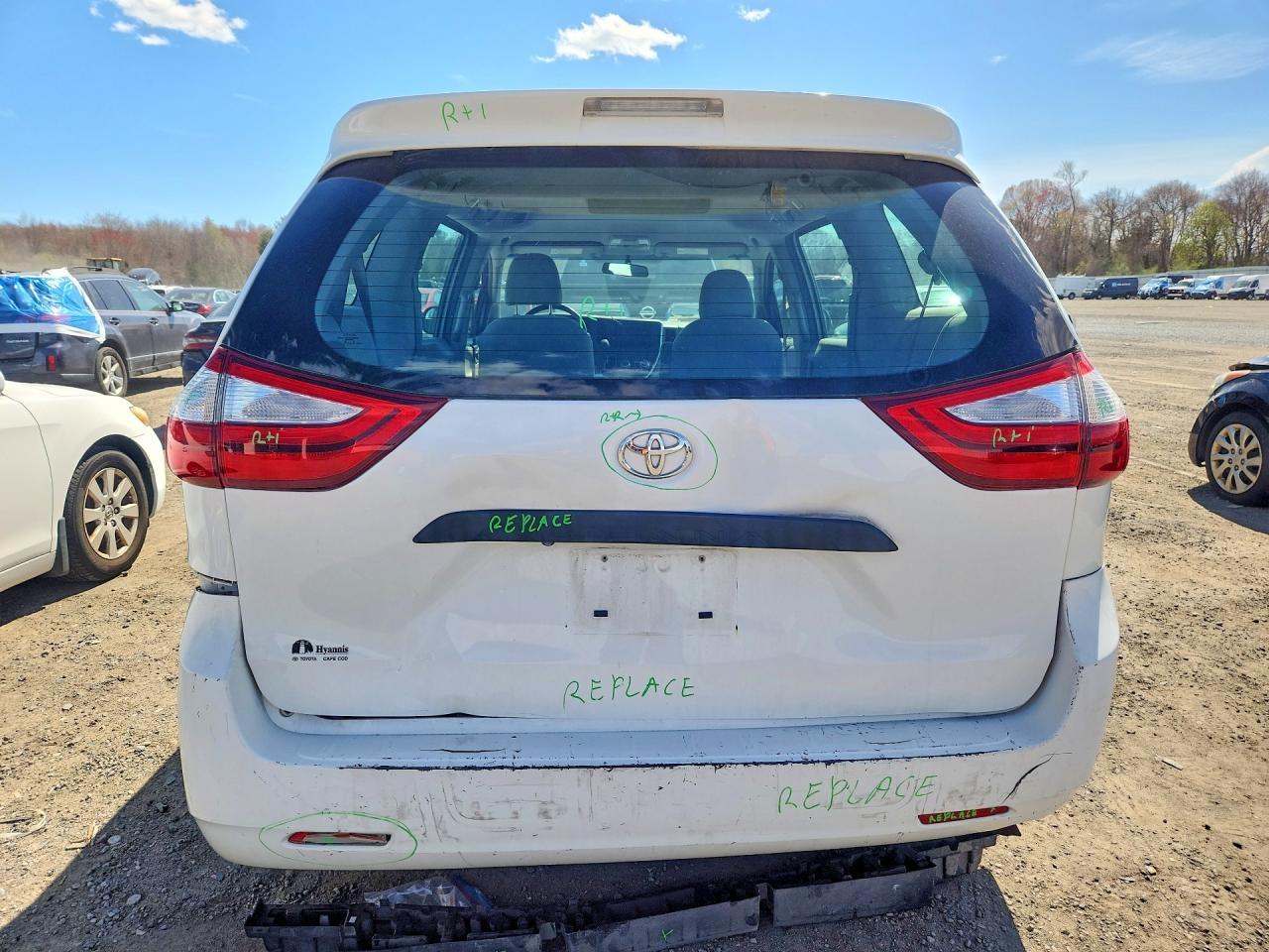 2017 TOYOTA SIENNA